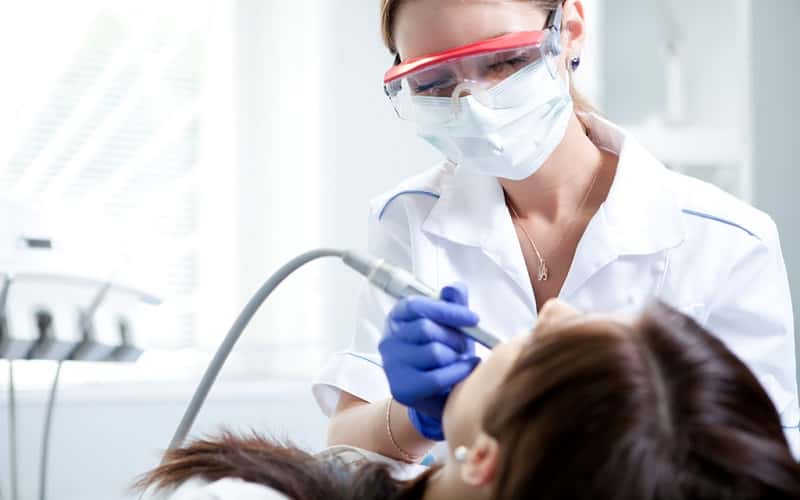 انواع روش‌های درمانی در دندان‌پزشکی